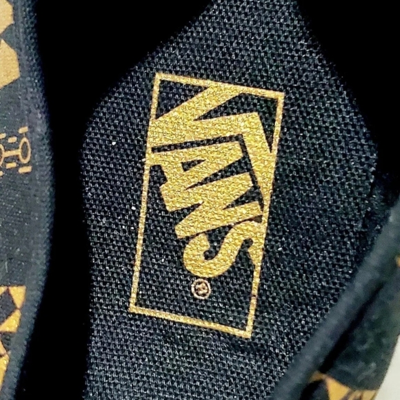 VANS OFF THE WALL UNISEX SHOES. MENS Sz:8 WOMENS Sz: 9.5 AZTEC/TRIBAL DESIGN. - Picture 6 of 11